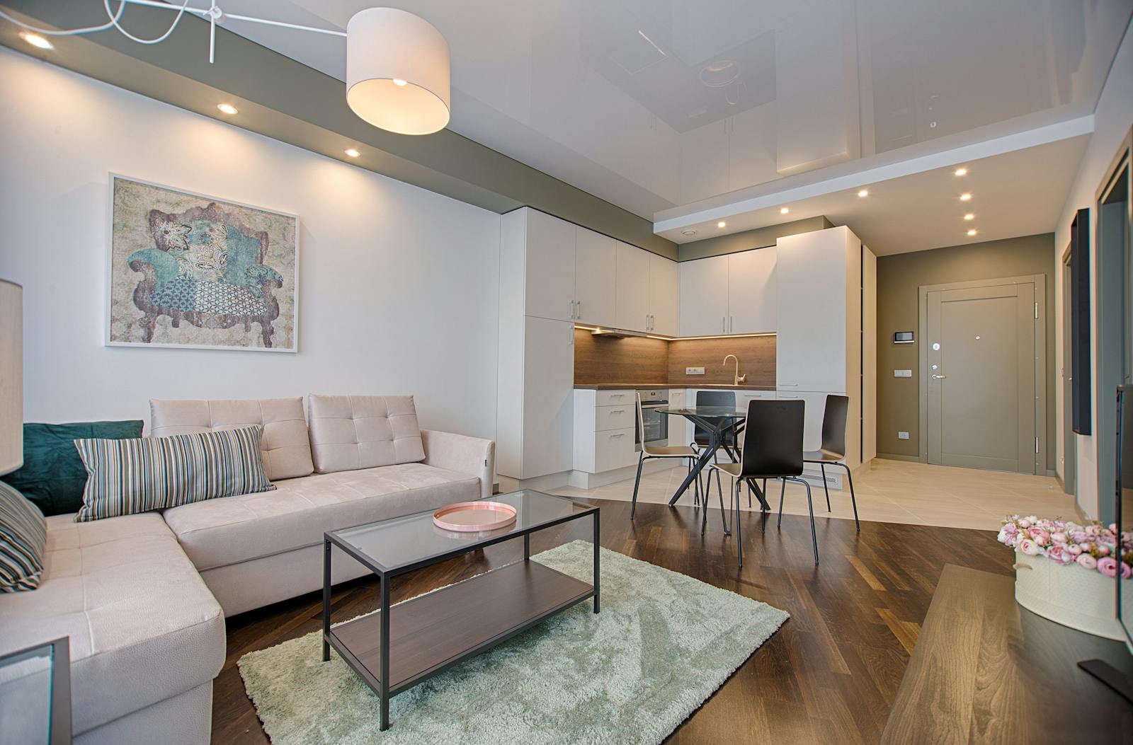 Apartament renovat modern — proiect Valmarez